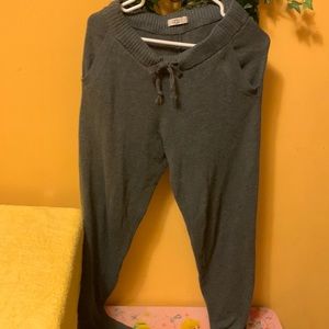 UGG size Small women’s pants color grey